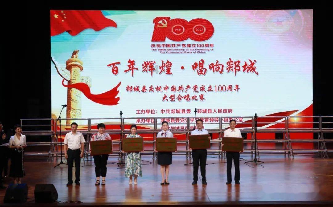 民间故事:木匠进山砍树,杀死一头巨狼,他三天后须发皆白